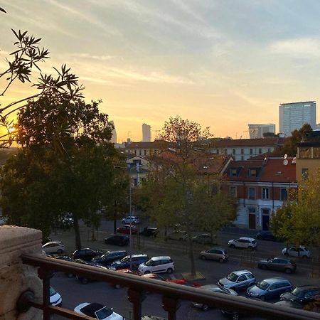 Ampio E Luminoso Bilocale Nel Centro Di Milano Apartment Luaran gambar
